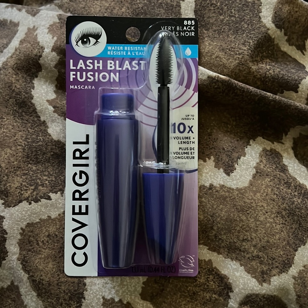 Cover Girl Lash Blast Fusion Water Resistant Mascara Very Black